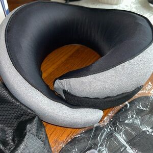 Travel Neck Pillows Airplanes 360° Ergonomic Memory Foam Pillow Relief Neck Pain